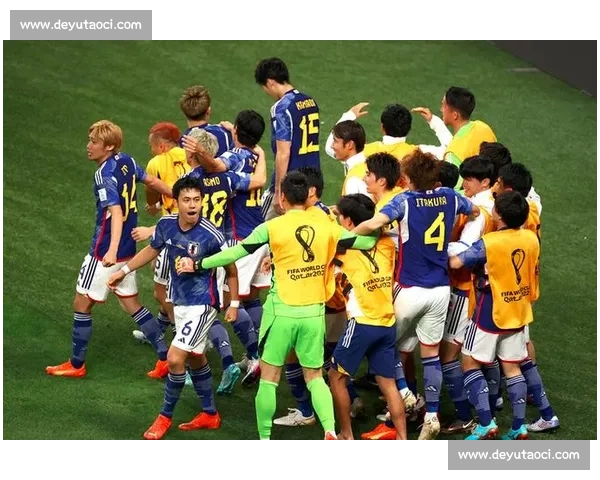 约翰逊对阵加瑟基的巅峰较量揭示赛场胜负关键走势解析战术与临场表现